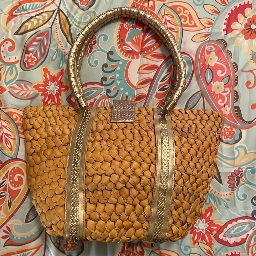 XOXO BASKET PURSE​​ - Picture 2 of 5